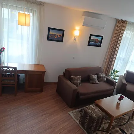 Modern 2 Narcis Apartamento *